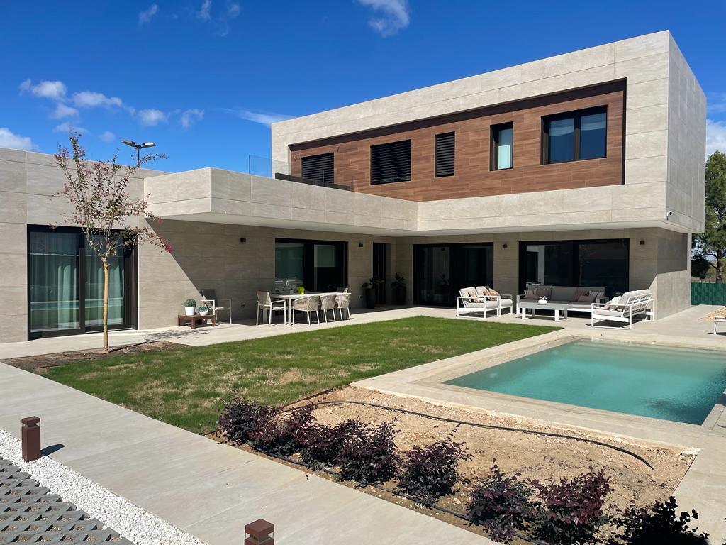 Casa terminada Passivhaus casa sostenible energeticamente, obras a medida en Zaragoza